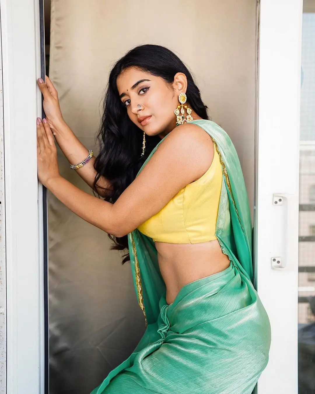 Rashi Singh in Green Saree Yellow Sleeveless Blouse